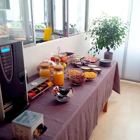 I 10 Mondi فندق مبيت وإفطار