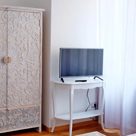 I 10 Mondi فندق مبيت وإفطار 4*