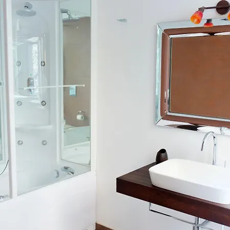 فندق مبيت وإفطار I 10 Mondi 4*