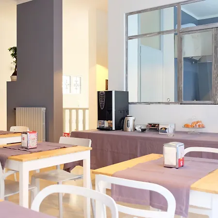 I 10 Mondi فندق مبيت وإفطار ميلان