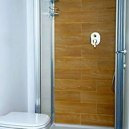 Hostmate - - Vespri Siciliani 3* Milano