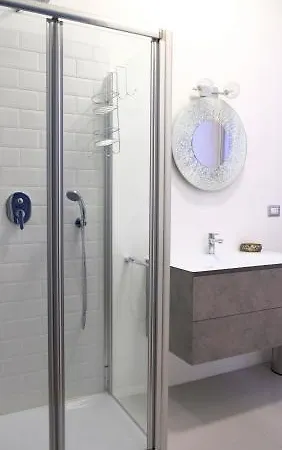 I 10 Mondi فندق مبيت وإفطار 4*