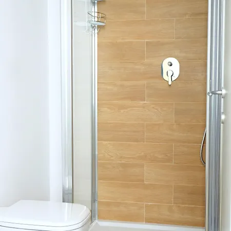לינה וארוחת בוקר I 10 Mondi 4*